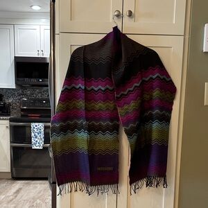 Missoni Vibrant Zigzag Patterned Shawl